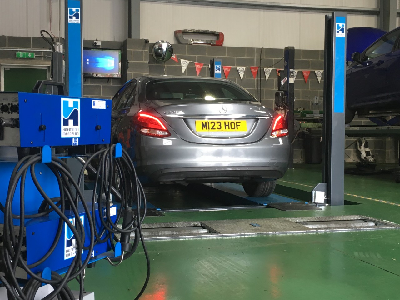 EMISSIONS TESTER FOR THE BRAND NEW FULLY COMPLETED MOT BAY INSTALLATION AT FUSION AUTOS.