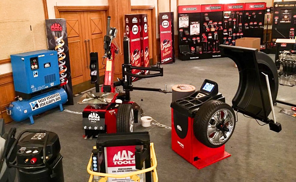 MAC TOOLS TYRE EQUIPMENT LINE UP AT THE MAC TOOLS SHOW IN BIRMINGHAM