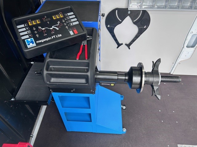 FT-Lite-3 First for the UK – FastTouch LITE installed at Reading Pneumatics - ISN Garage Assist Blog