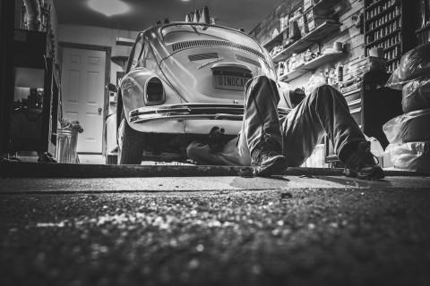 b2ap3_thumbnail_black-and-white-car-classic-47_20181127-113305_1 MOT Bay Installation - ISN Garage Assist Blog